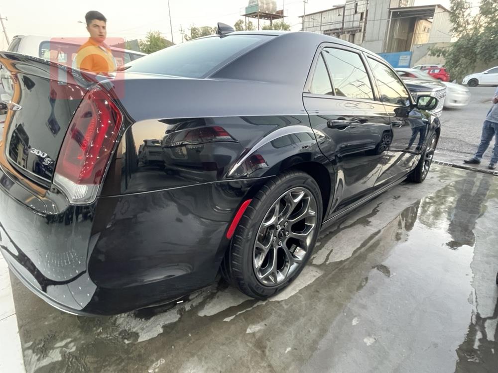 کرایسلەر 300